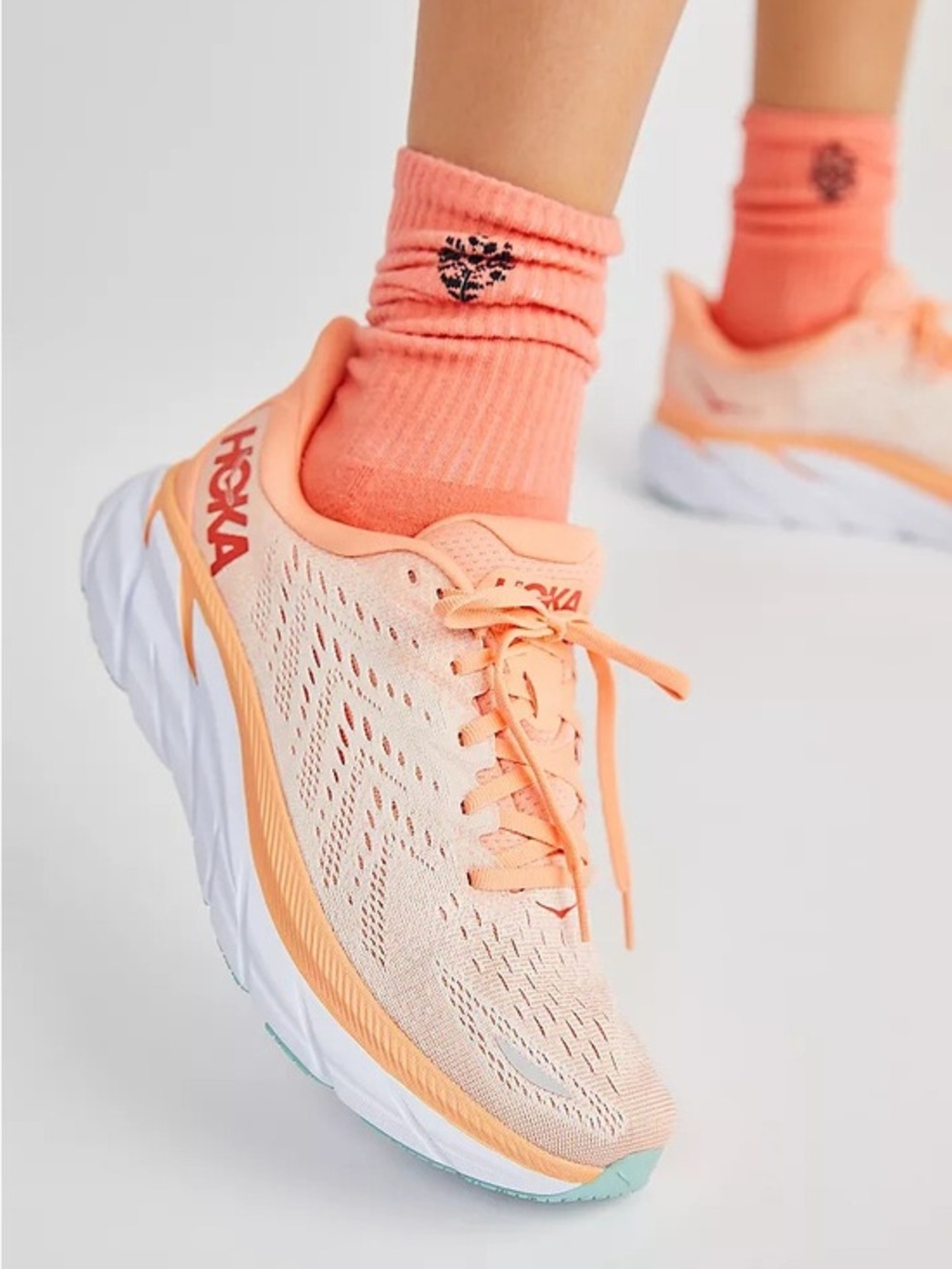 Hoka Clifton 8 Cantaloupe Athletic Shoes Womens Size 9